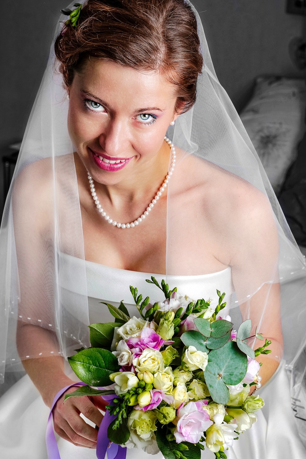 Portrait de mariée avec bouquet photographié à Marseille